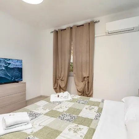 Apartament Napoli 96 La Spezia
