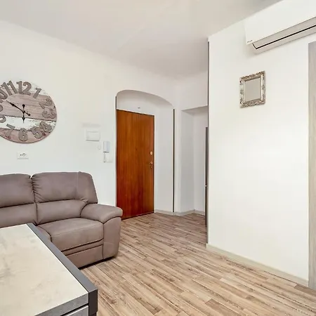 Napoli 96 Apartment La Spezia